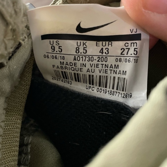 Nike Air Huarache Gripp Run Zip Sneaker Men Sz 9.5 Olive Black Round Toe Lace Up - Picture 2 of 7